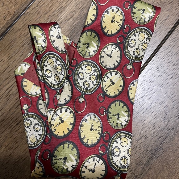 BHS Mens Necktie 
Imported 100% Silk 
Length:  58" Excellent 
See photos. - Picture 2 of 3